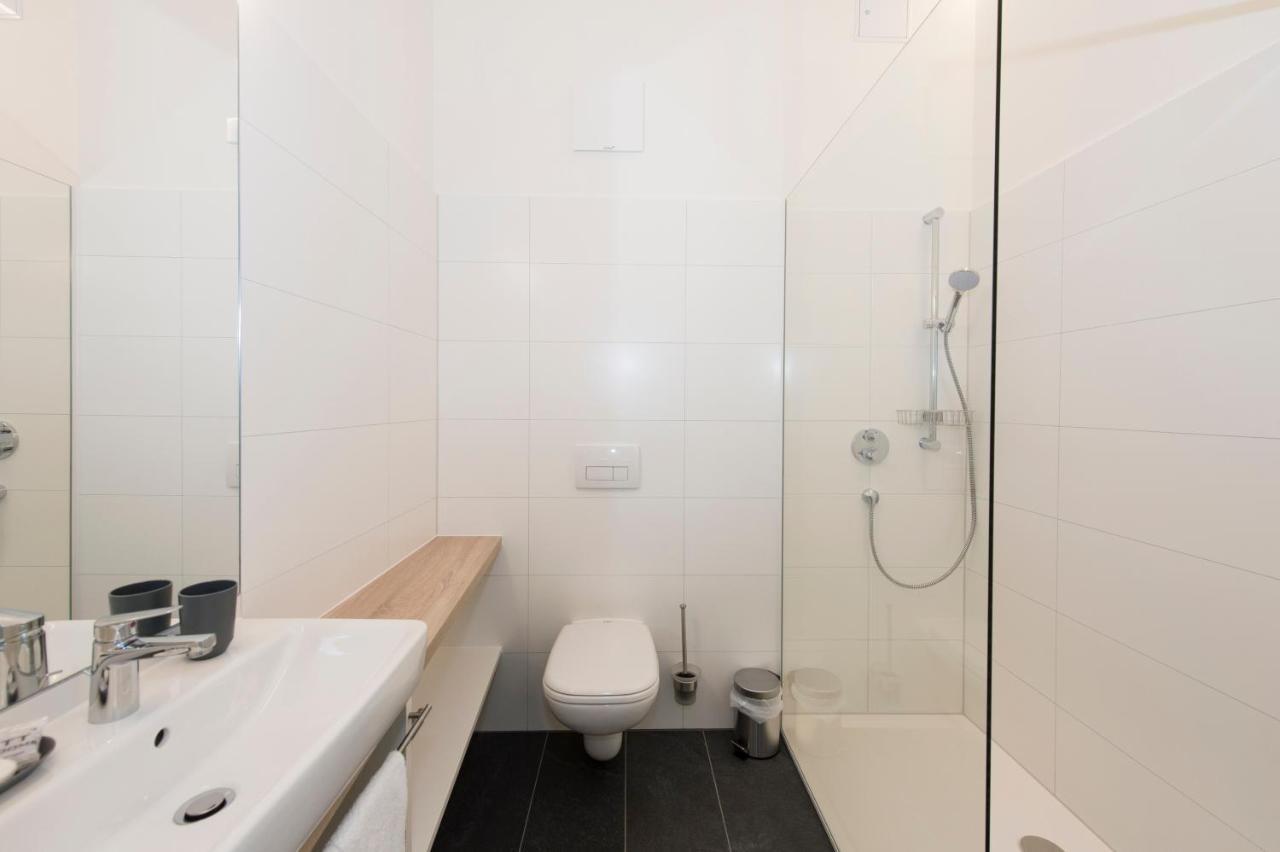 Tt-Rooms - Kontaktlos Mit Self Check-In I Free Parking Graz Bagian luar foto
