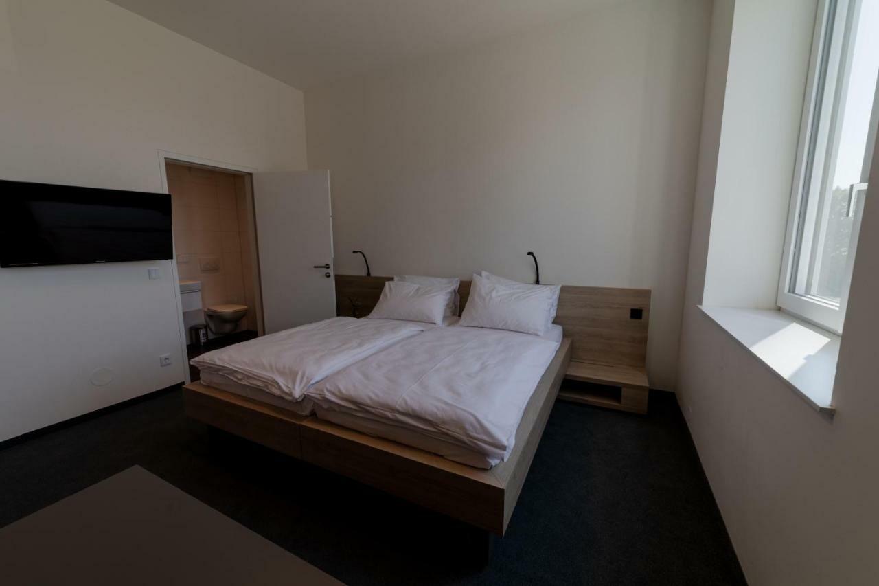 Tt-Rooms - Kontaktlos Mit Self Check-In I Free Parking Graz Bagian luar foto